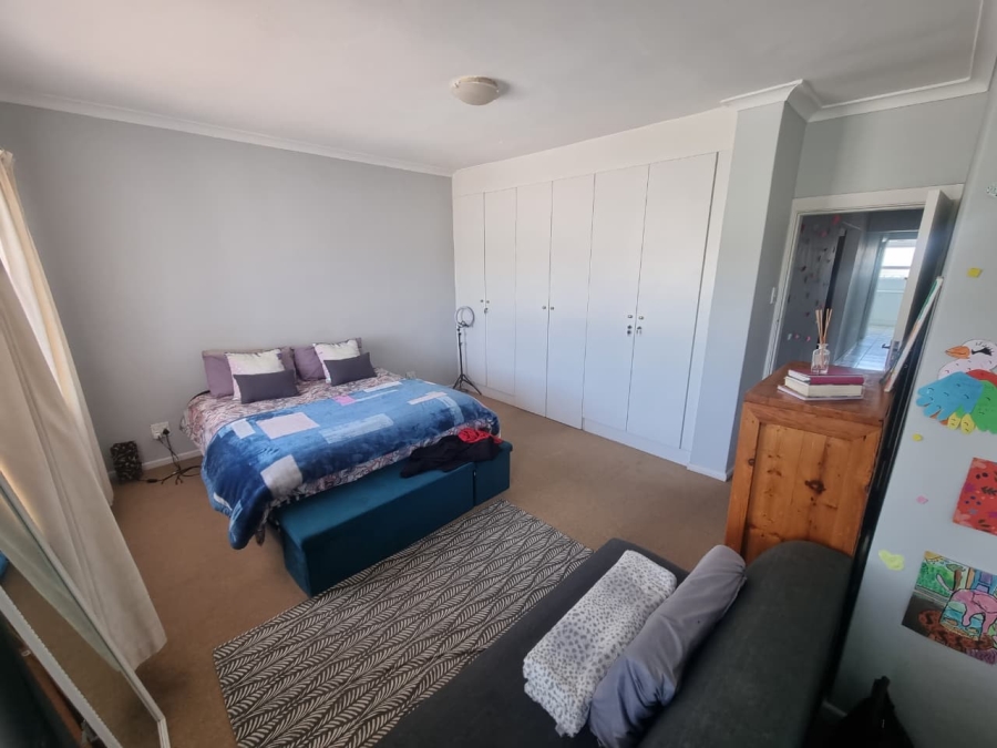 To Let 4 Bedroom Property for Rent in Claremont Western Cape